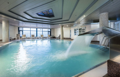 Maritim Airport Hotel Hannover: Piscina