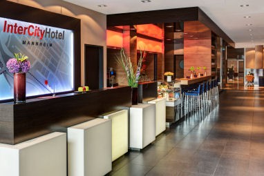 IntercityHotel Mannheim: Hall