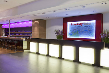 IntercityHotel Berlin Hauptbahnhof : Hall